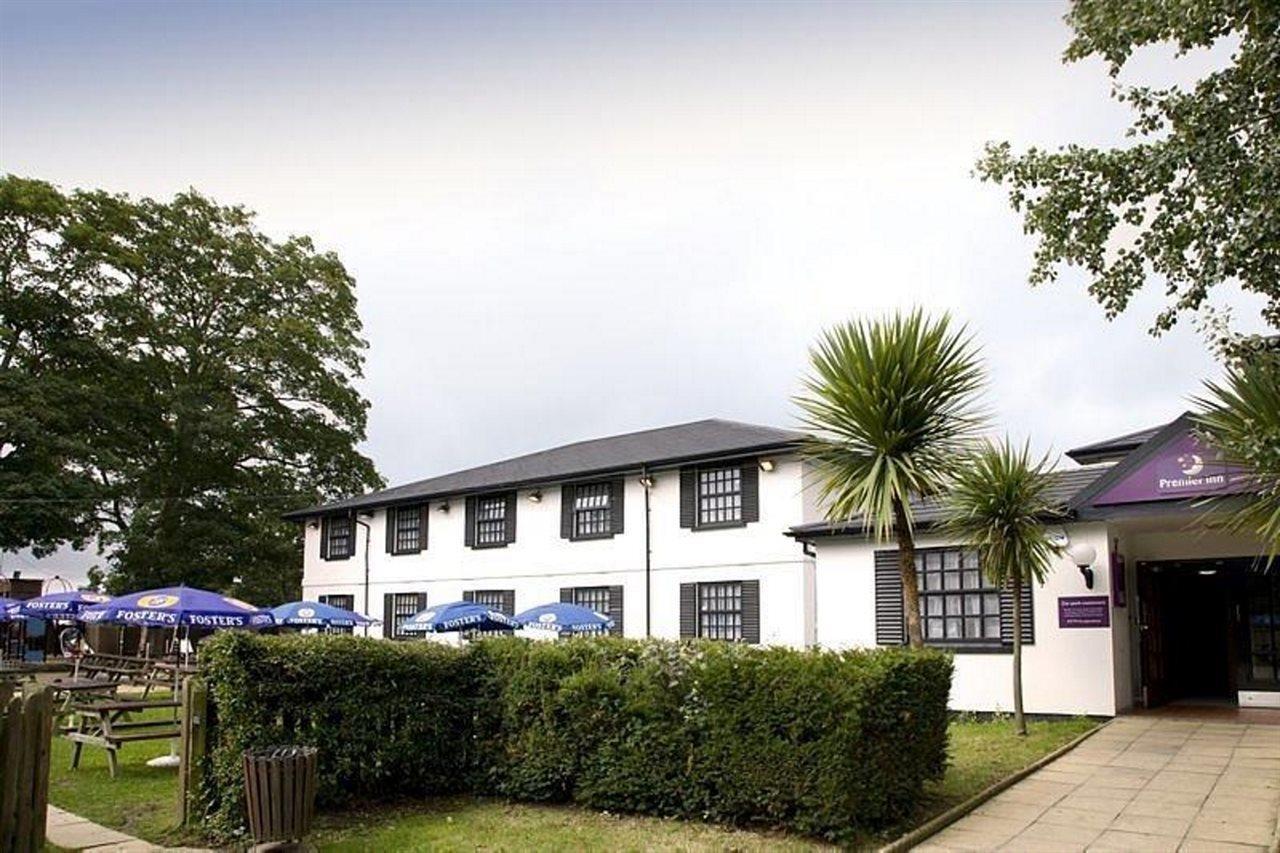 Premier Inn Cobham Cobham  Zewnętrze zdjęcie