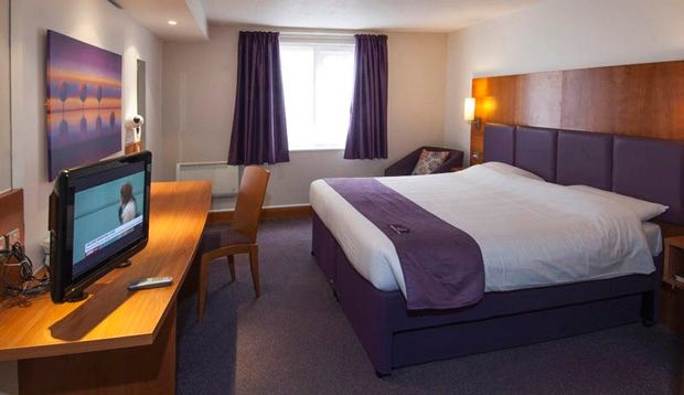 Premier Inn Cobham Cobham  Zewnętrze zdjęcie